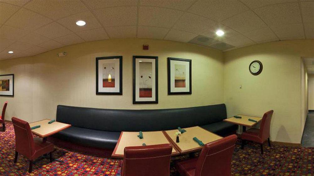 Wyndham Garden Yosemite Airport Hotel 3*