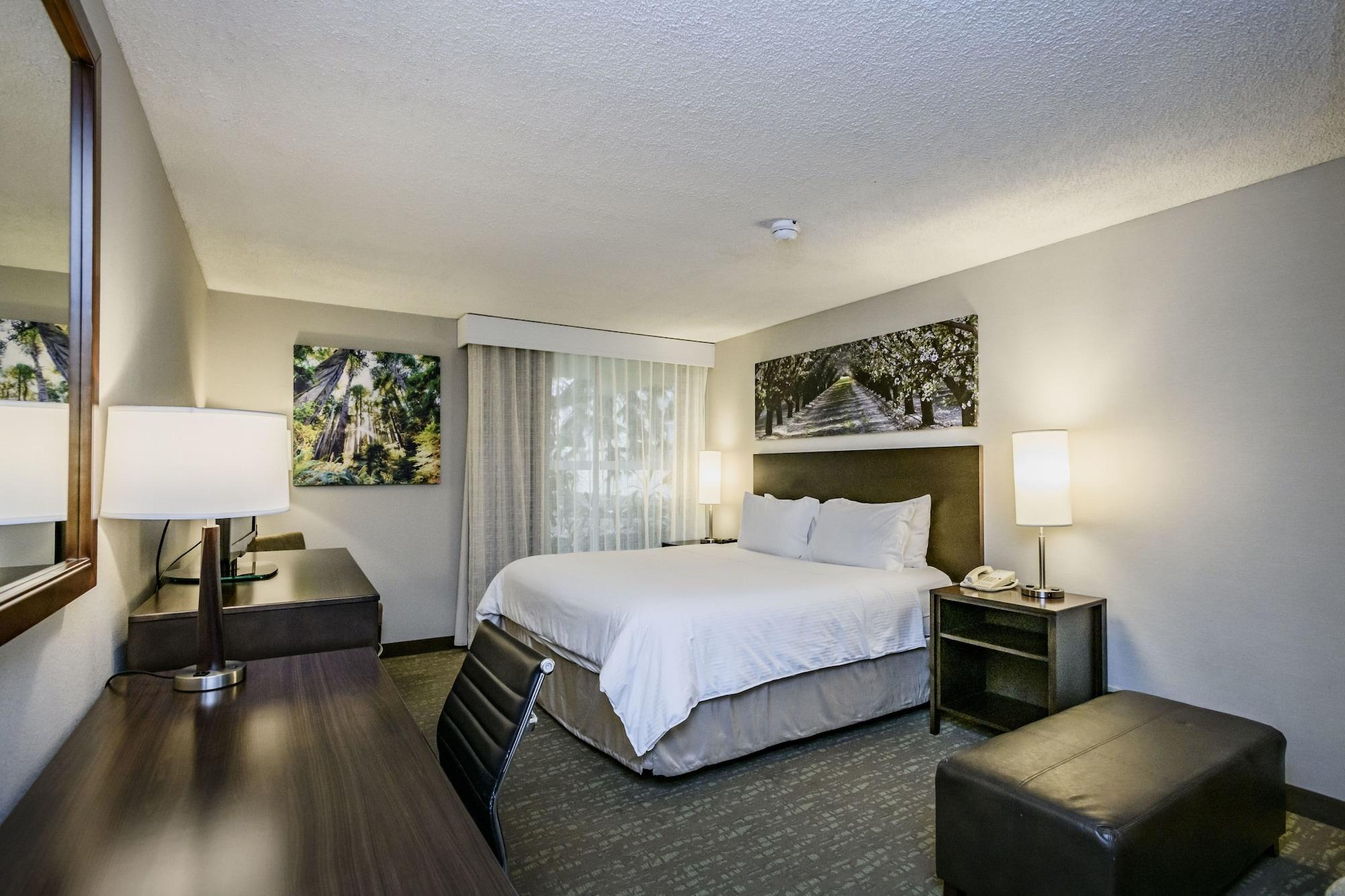 Wyndham Garden Yosemite Airport