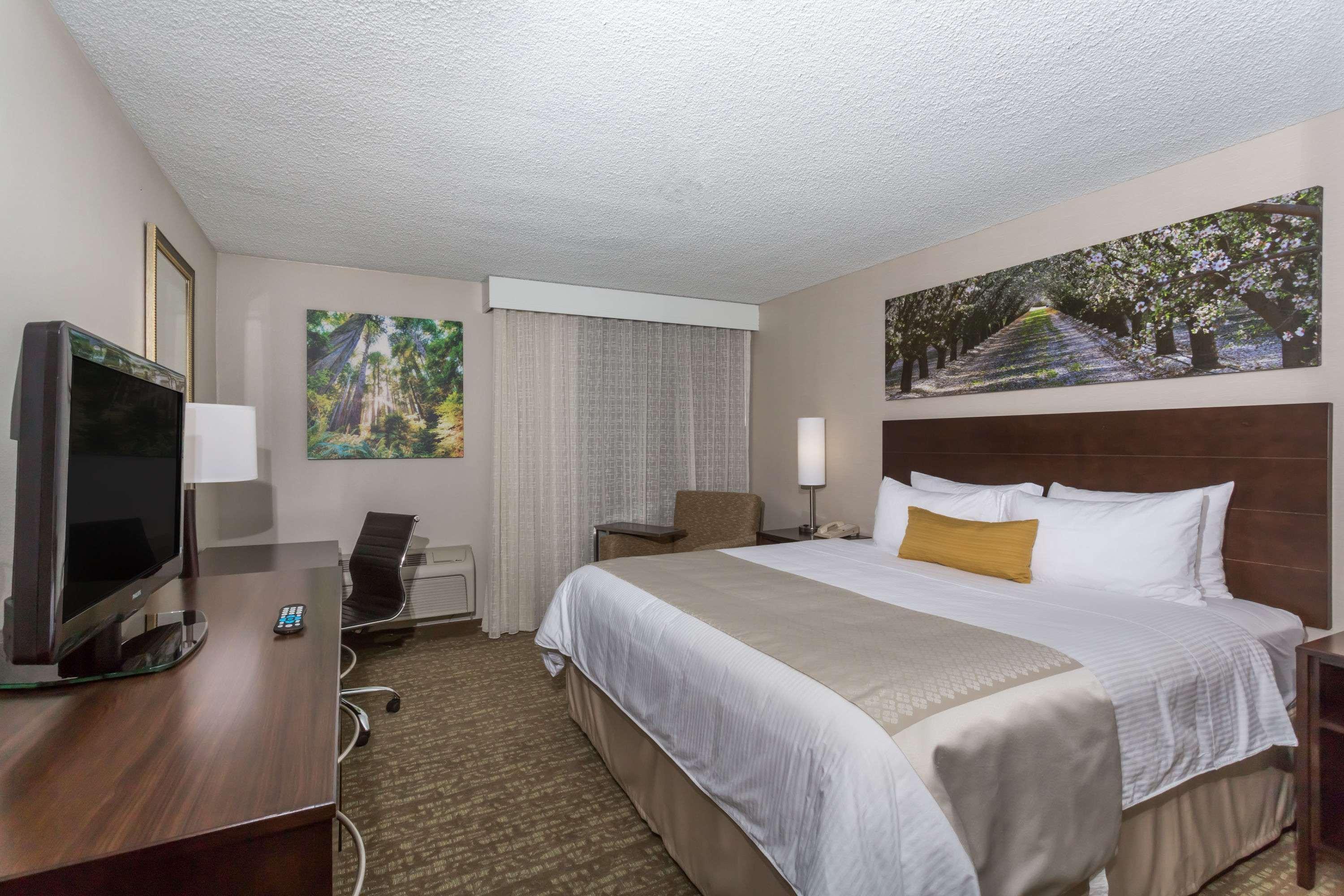 Wyndham Garden Yosemite Airport