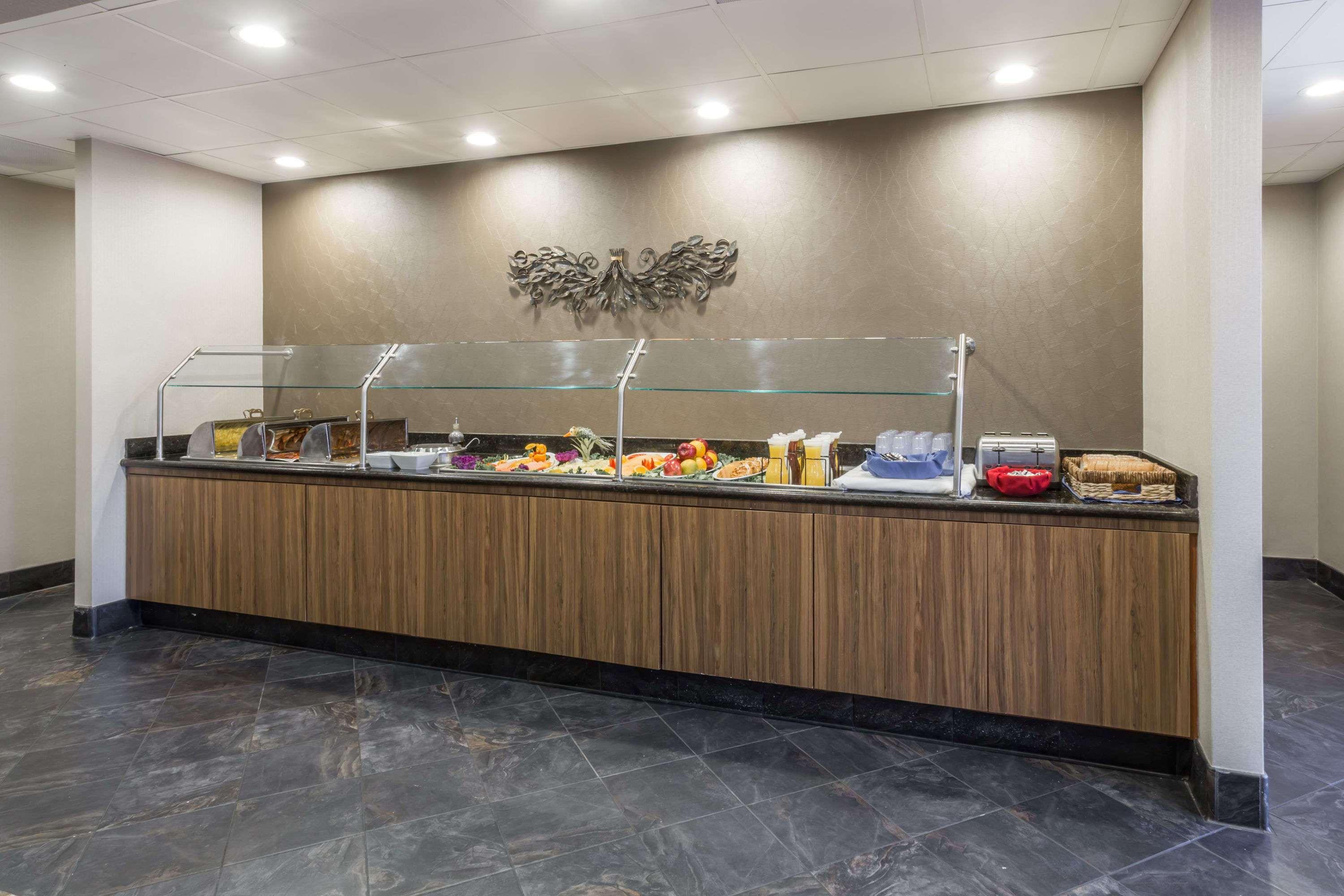Wyndham Garden Yosemite Airport