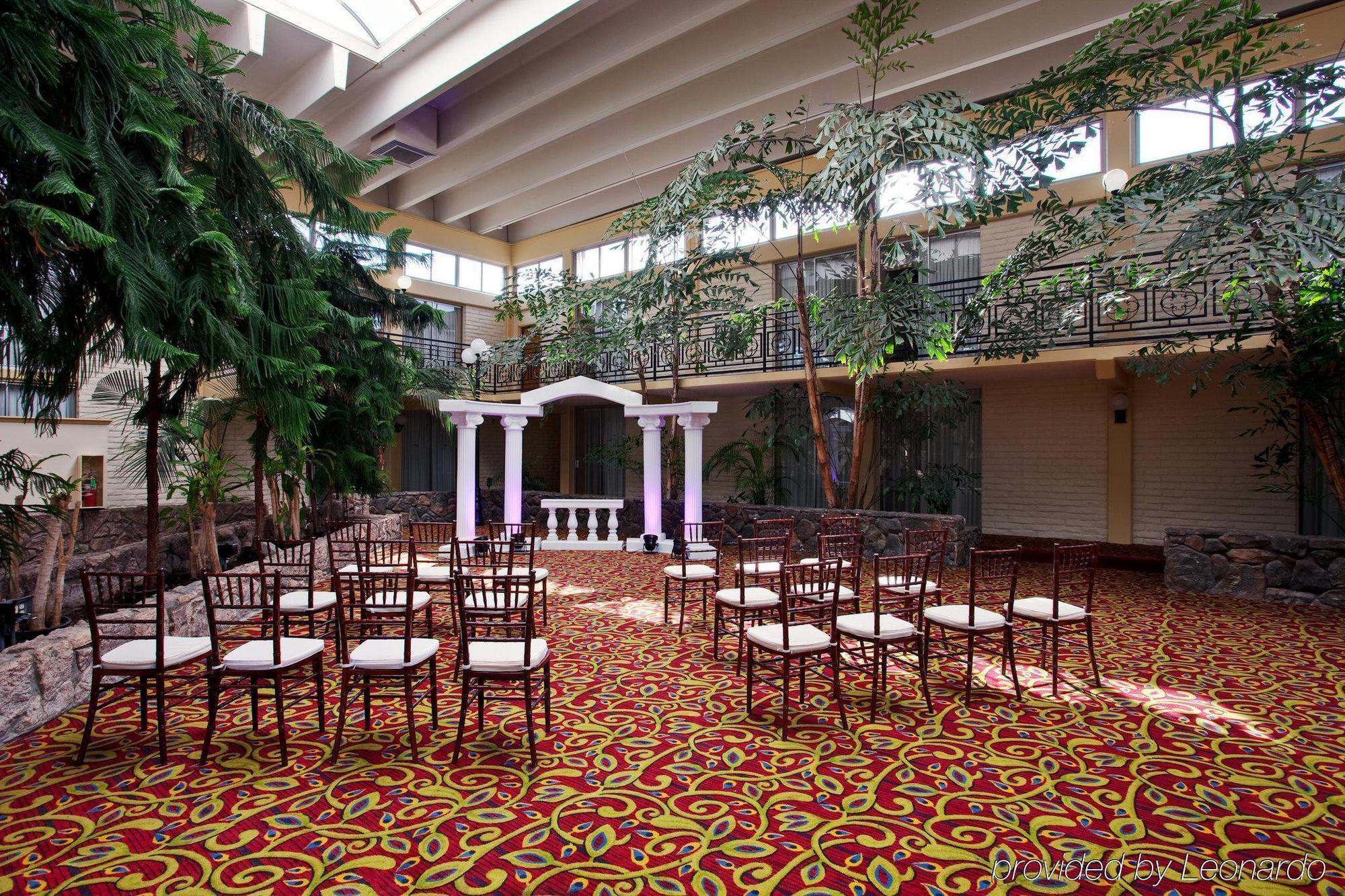 Hotel Wyndham Garden Yosemite Airport