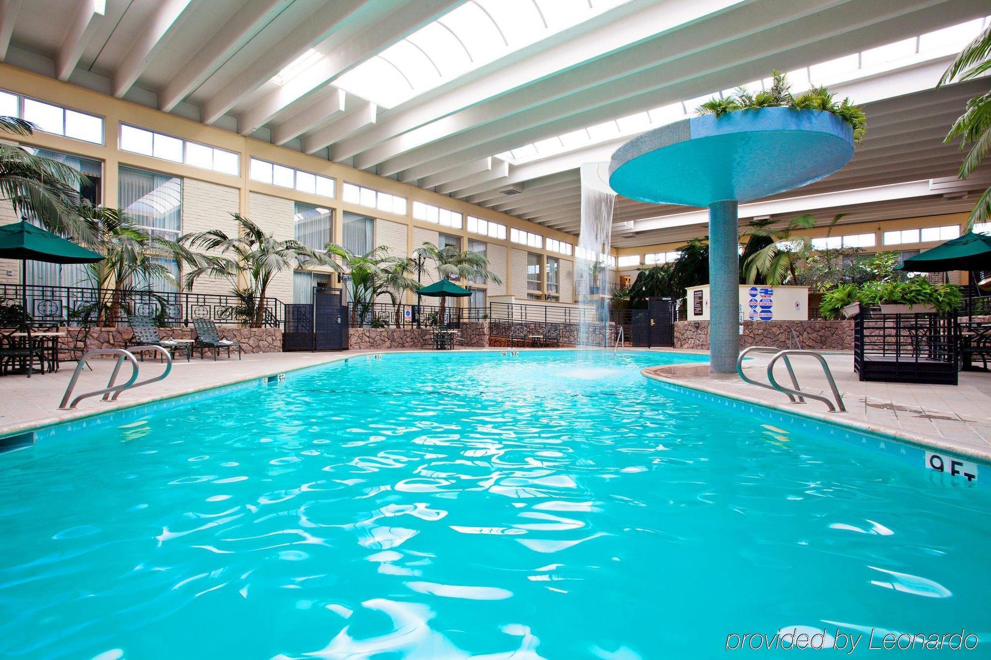 Hotel Wyndham Garden Yosemite Airport