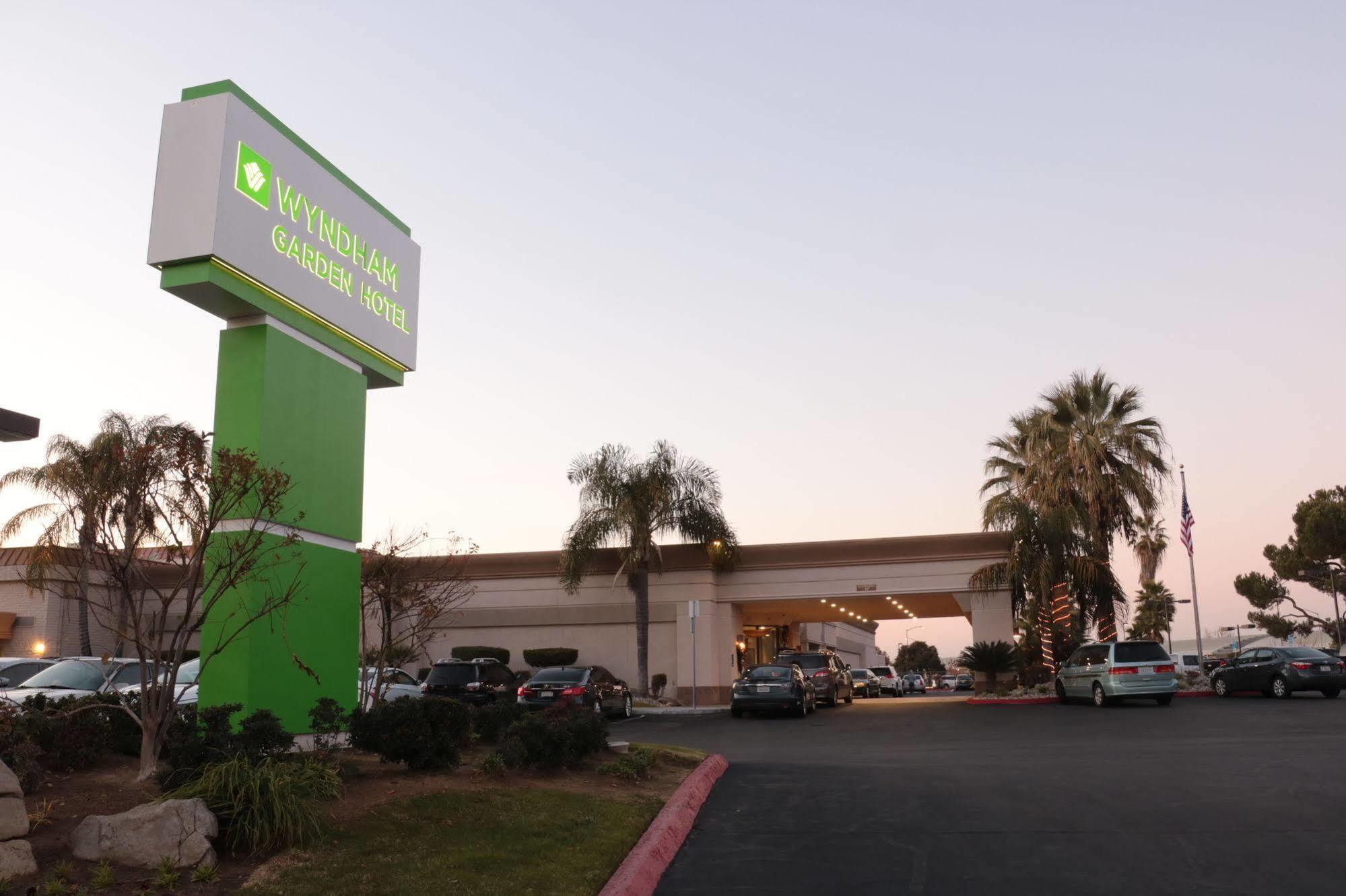 Wyndham Garden Yosemite Airport 3*