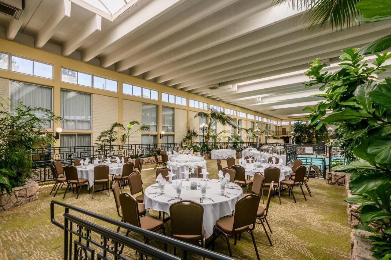 Hotel Wyndham Garden Yosemite Airport 3*